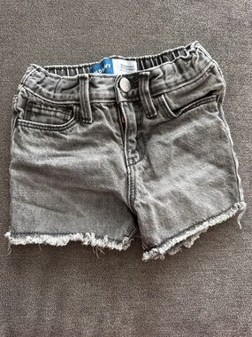 Old Navy Girl’s Grey Frayed-Hem Denim Shorts w/Adjustable Waist